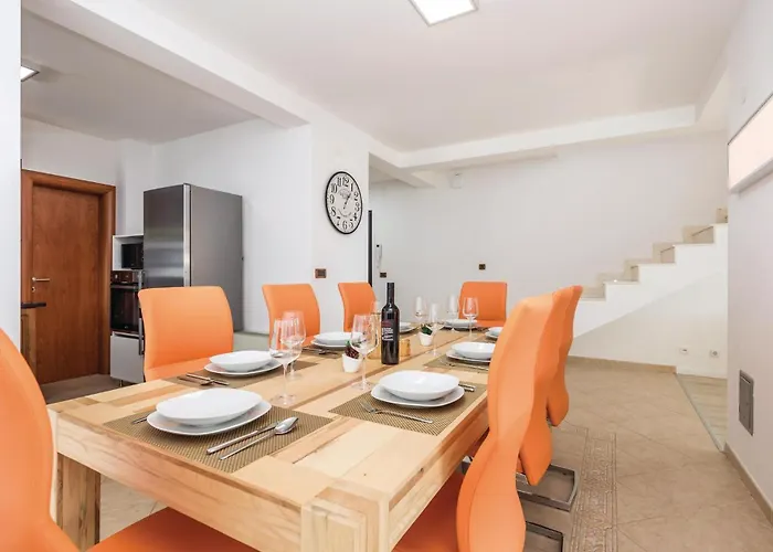 Cozy In With House Sea View בית נופש קסטב