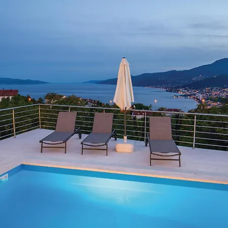 Cozy In With House Sea View