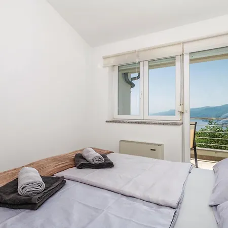 Cozy In With House Sea View Feriehus Kastav