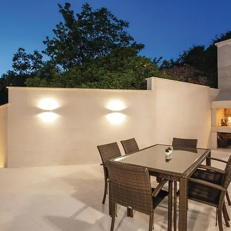 Cozy In With House Sea View Holiday home