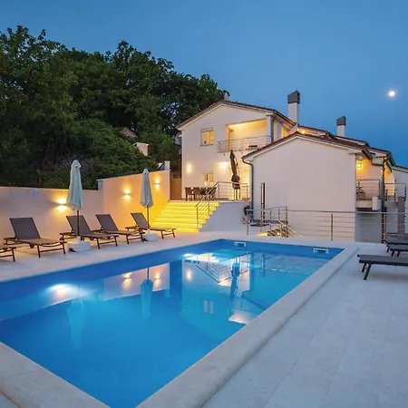 Cozy In With House Sea View Holiday home *